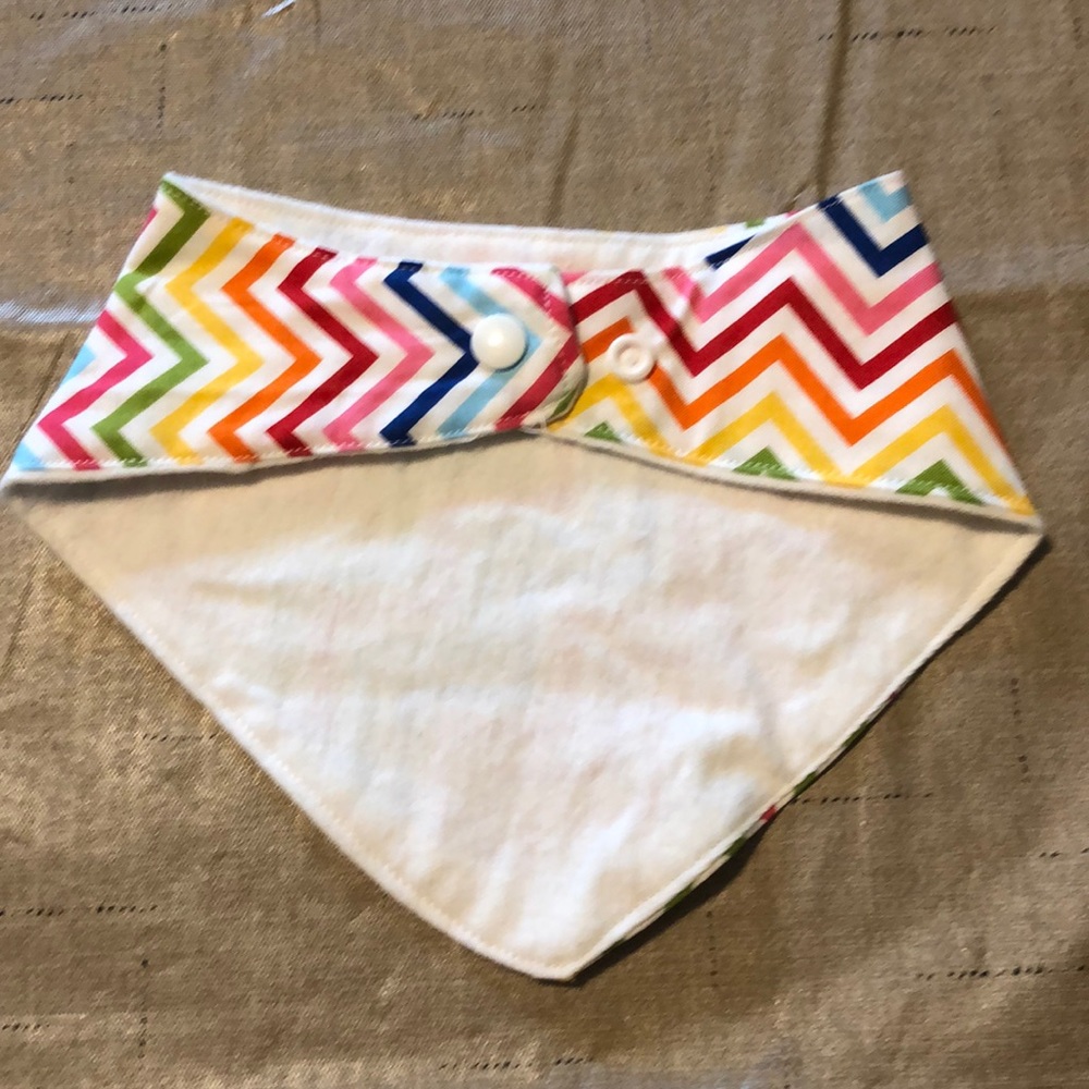 Drool bib - Picture 2 of 2